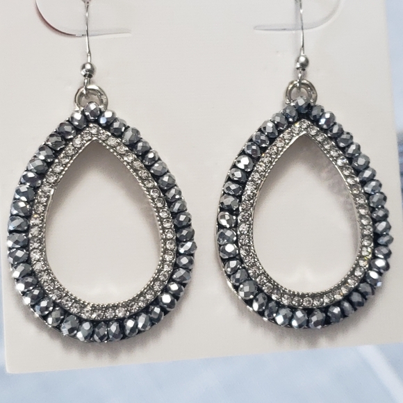 Jewelry - Black silver teardrop dangle earrings